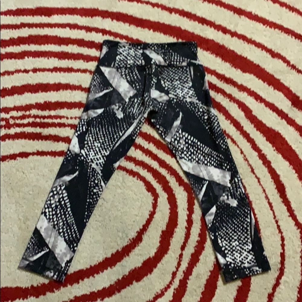 Lululemon leggings size 4